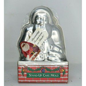 Nordic Ware Santa Claus St. Nick Stand Up Cake Mold 3-D Aluminum Pan